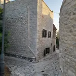 Stonehouse In Mani Penisula קויטה