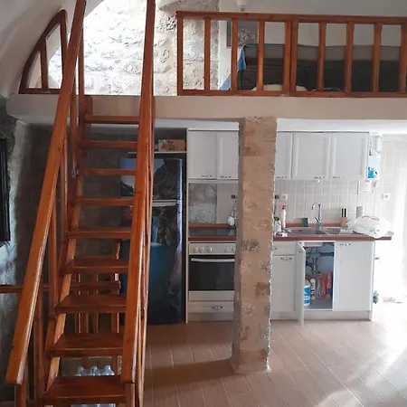 Stonehouse In Mani Penisula Koíta