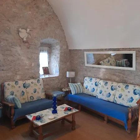 Stonehouse In Mani Penisula Koita