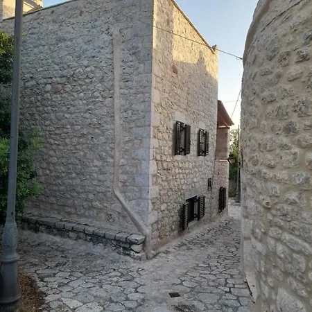 Stonehouse In Mani Penisula Koita