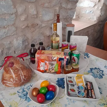 Stonehouse In Mani Penisula Koita