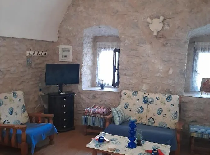 Stonehouse In Mani Penisula