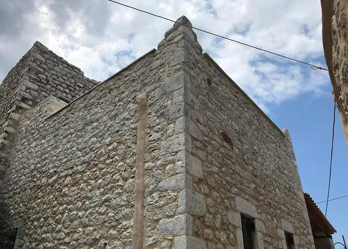 Stonehouse In Mani Penisula * Kíta